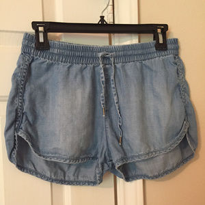 Elastic Chambray Shorts